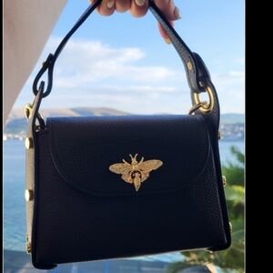 Vera Pelle Navy Little Bee” Bag in Genuine Leather Made in Italy NWOT